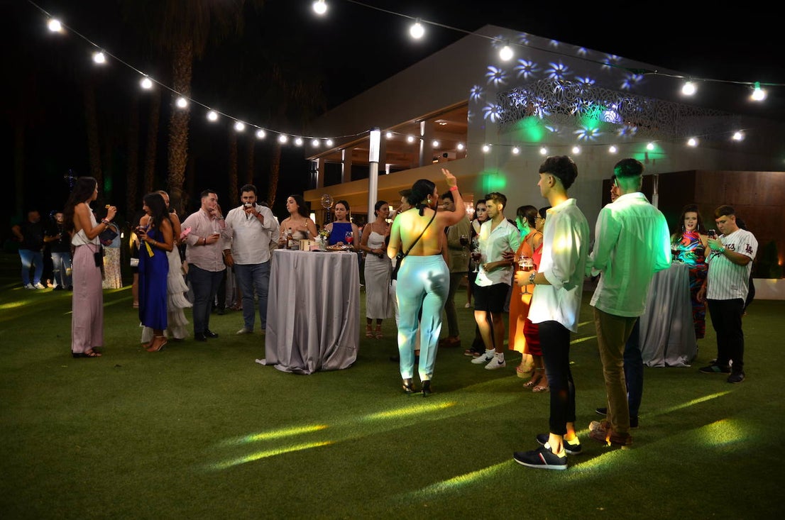 Ambiente espectacular en la Fiesta de la Juventud, celebrada en Jardines de Siddharta.