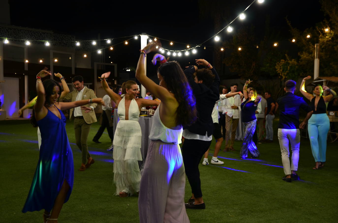 Ambiente espectacular en la Fiesta de la Juventud, celebrada en Jardines de Siddharta.