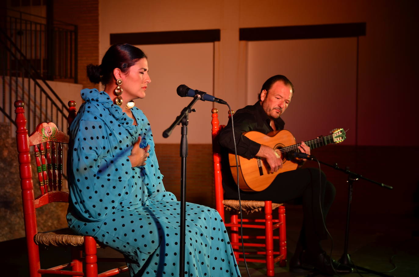 Lucía Leiva, con el guitarrista hueteño Ramón del Paso.