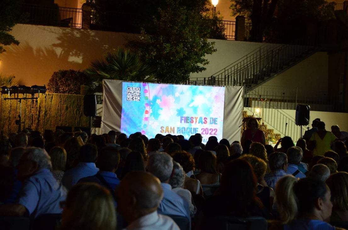 Más de 400 personas acudieron al pregón de las fiestas de Huétor Vega.