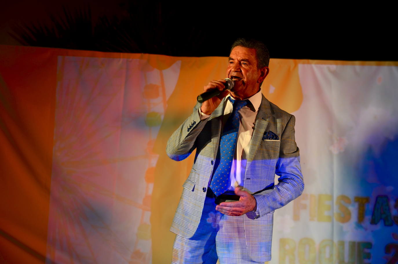 McGregor canta ‘Todo a pulmón’, himno adoptado por Miguel Ríos.