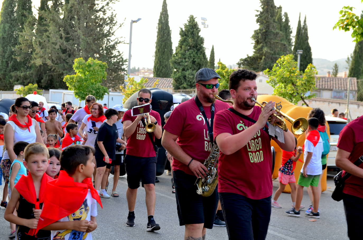Encierro de toros hinchables en las fiestas de Huétor Vega.