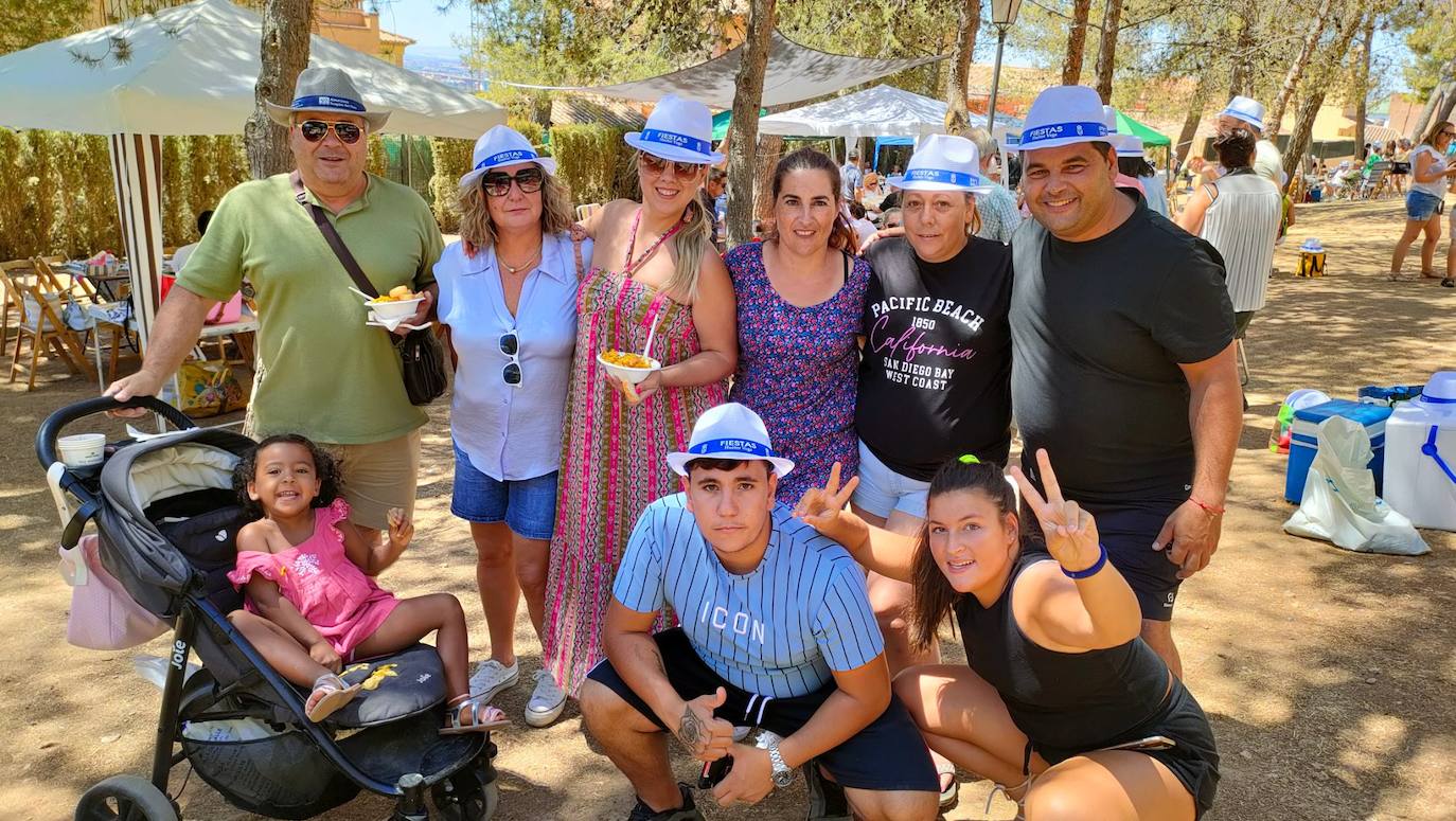La paella popular en Parque de los Pinos, uno de los encuentros más esperados de las fiestas de Huétor Vega.