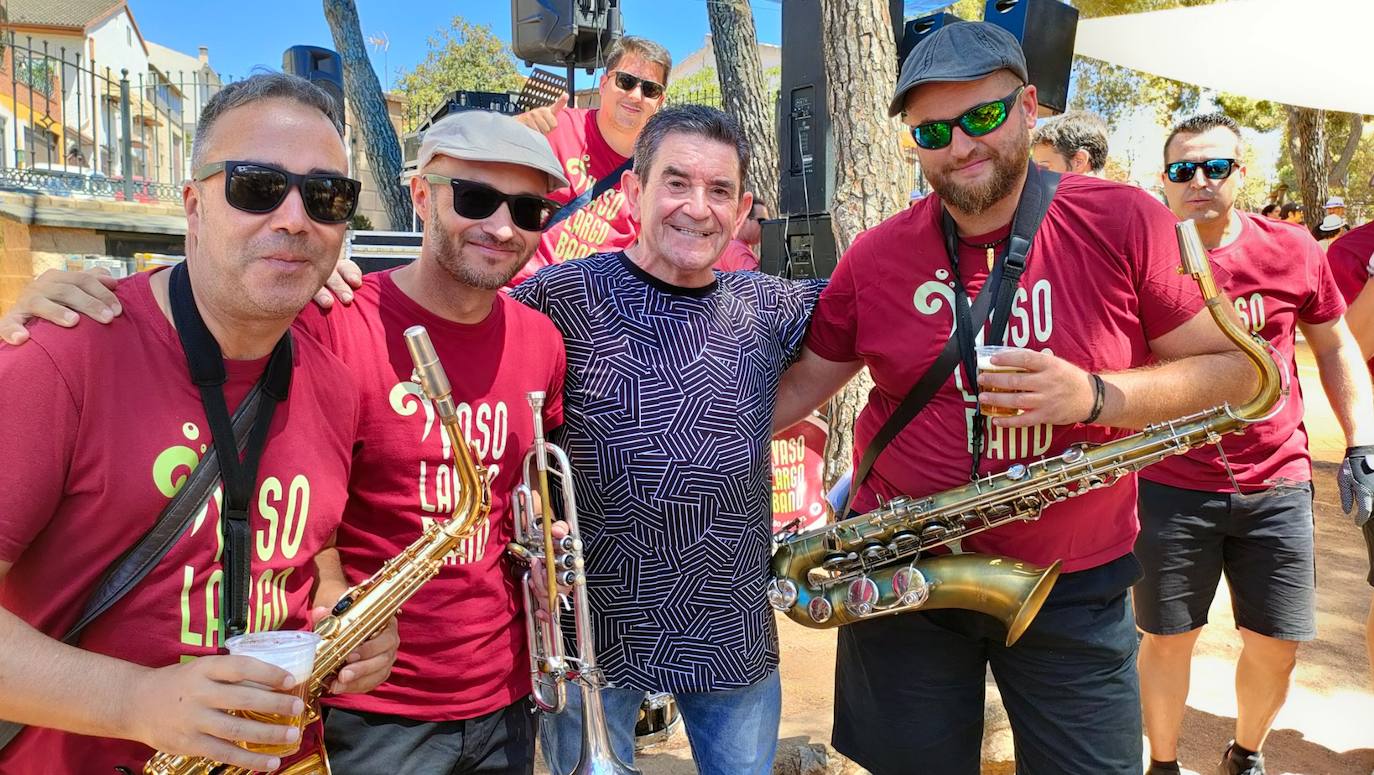 La paella popular en Parque de los Pinos, uno de los encuentros más esperados de las fiestas de Huétor Vega.