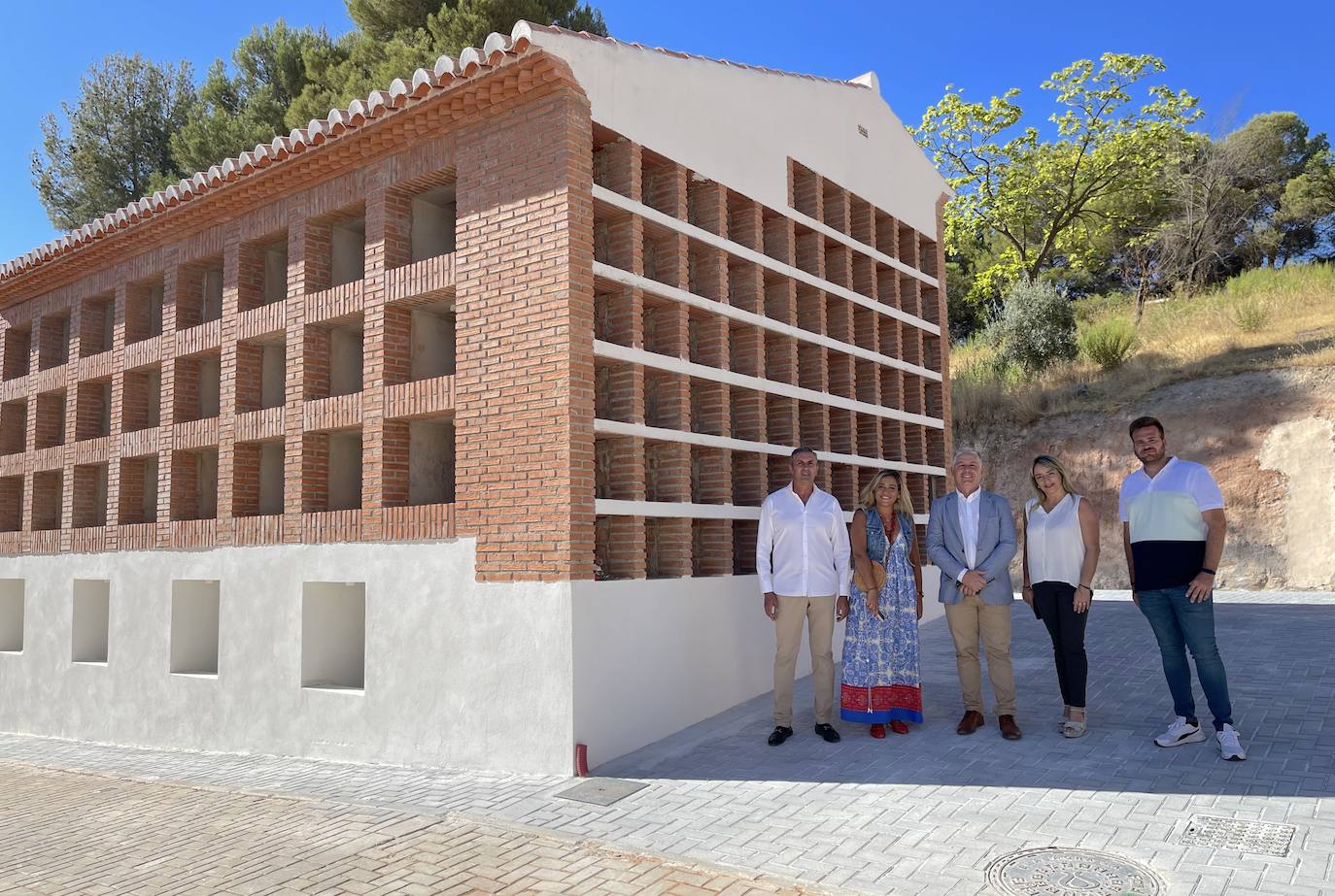 Nuevo pabellón en el cementerio Virgen del Rosario.