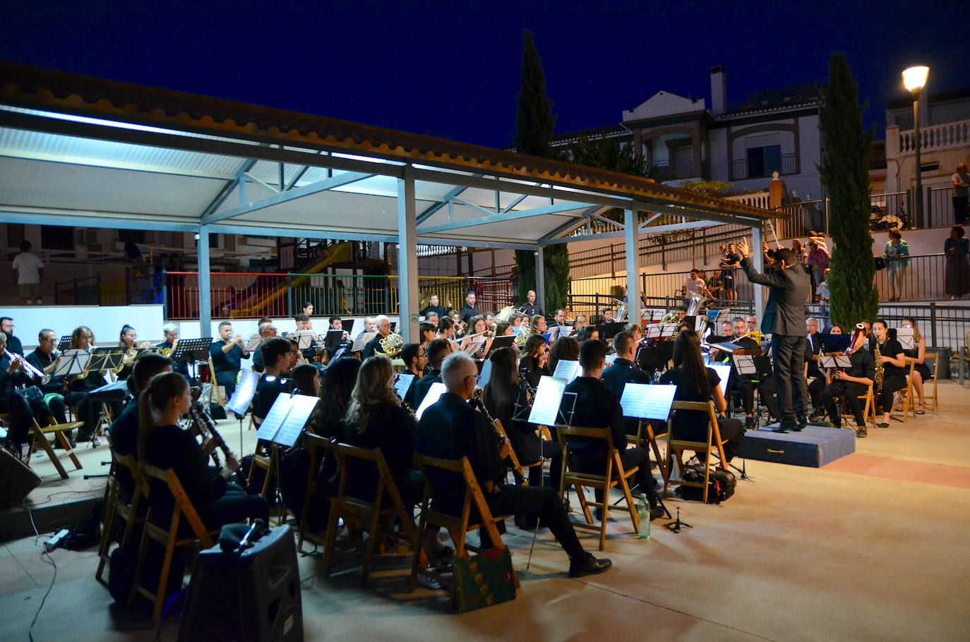 La Banda de Música de Huétor Vega, dirigida por Óscar Musso, se fundió con la de Churriana de la Vega.
