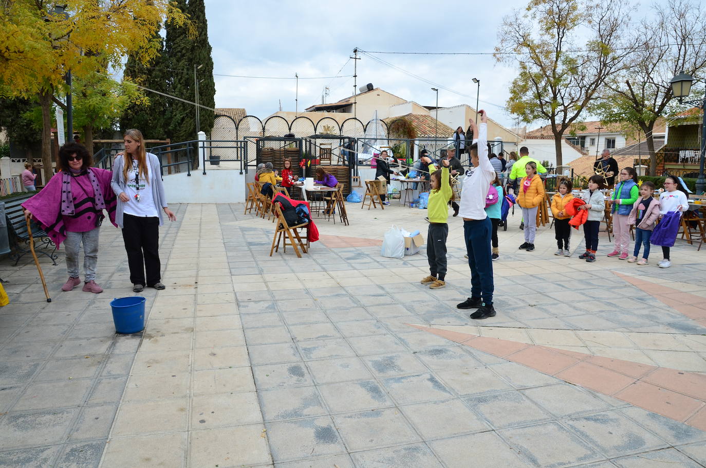 El Aula Ambiental del Ayuntamiento de Huétor Vega organiza un taller de decoraciones navideñas con materiales reciclados.