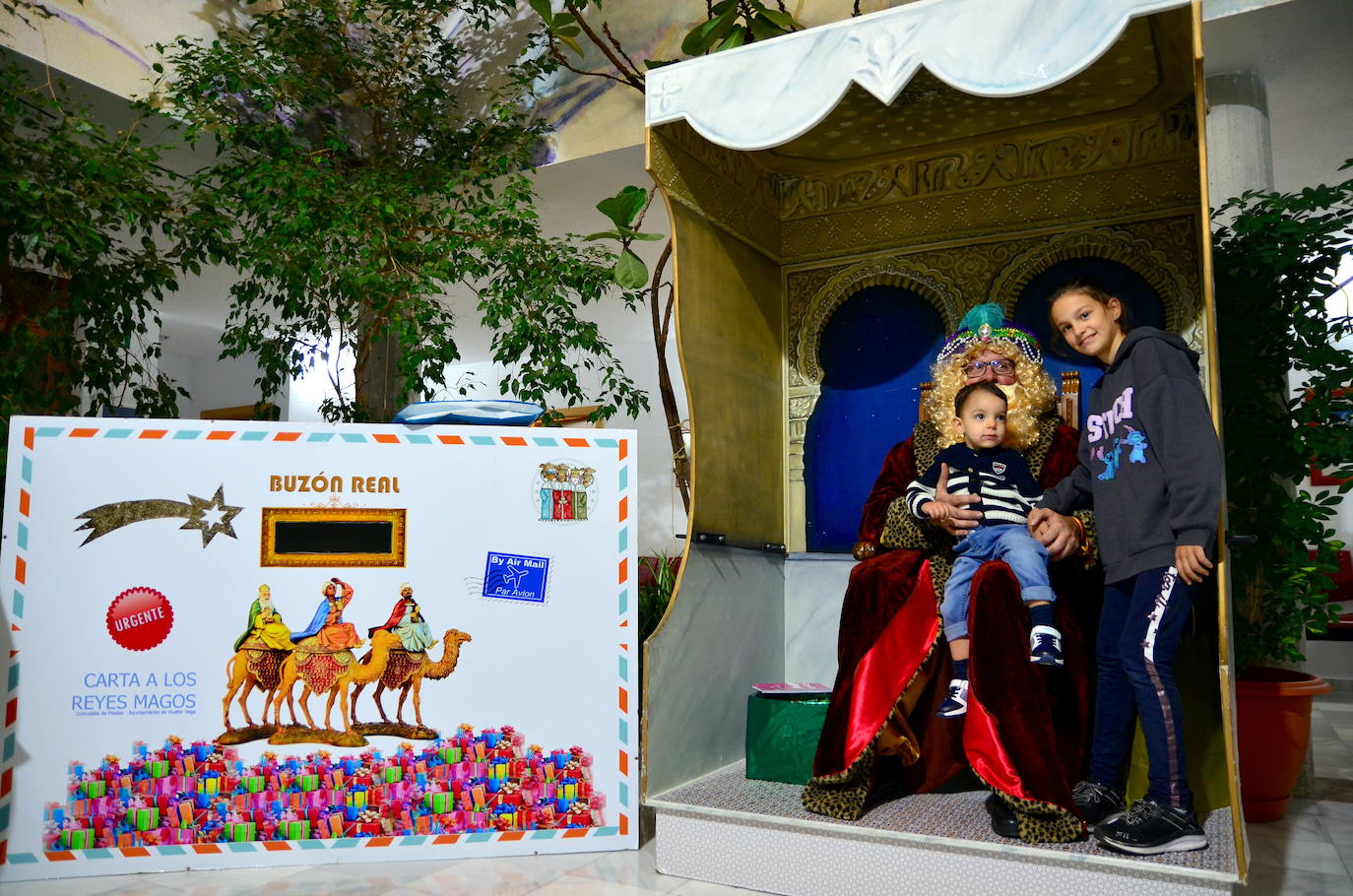 Visita del cartero real, toda la tarde en el Centro Social La Nava.