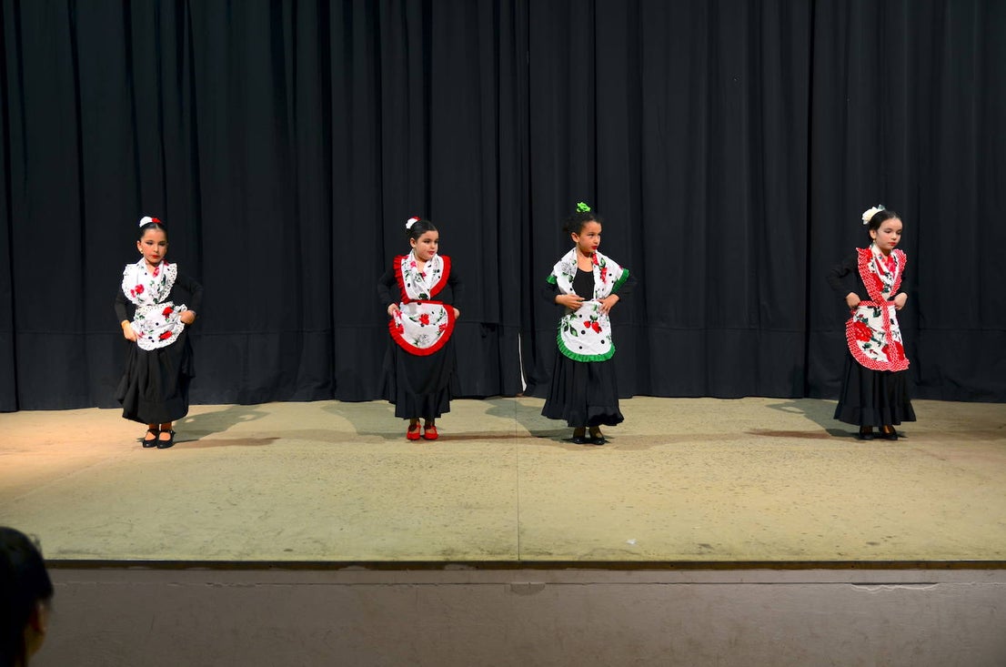 Grupos de baile flamenco de la Escuela de Música y Danza de Huétor Vega.