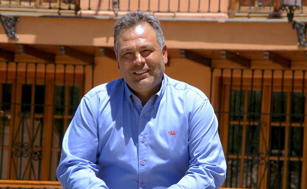 Mariano Molina, el alcalde de Huétor Vega que era feliz entre habas y alcachofas