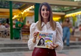 La autora, con el libro.