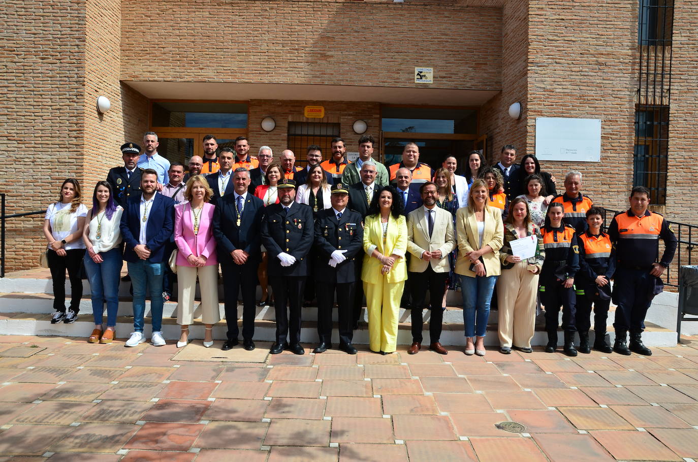 Protección Civil recibe la Medalla de Oro de Huétor Vega