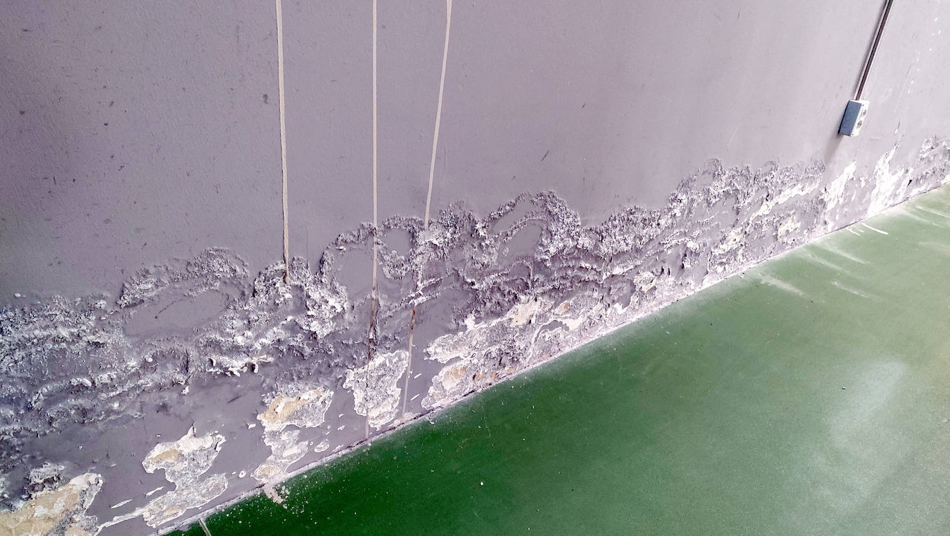 Huétor Vega adjudica las obras para eliminar las humedades del gimnasio municipal