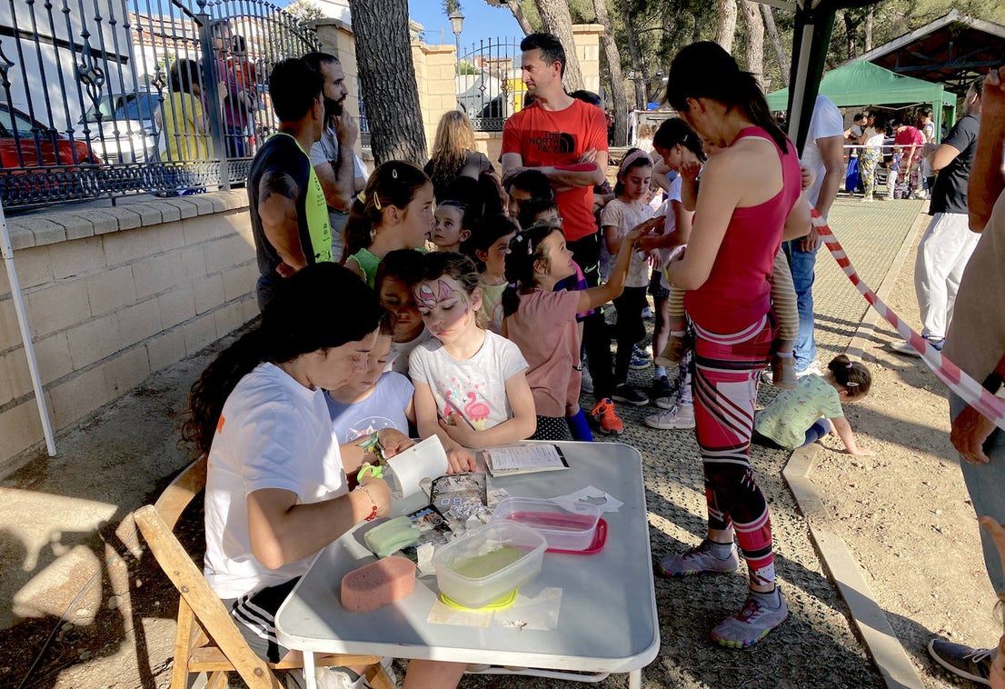 'Roar el güevo': tarde multitudinaria en Huétor Vega