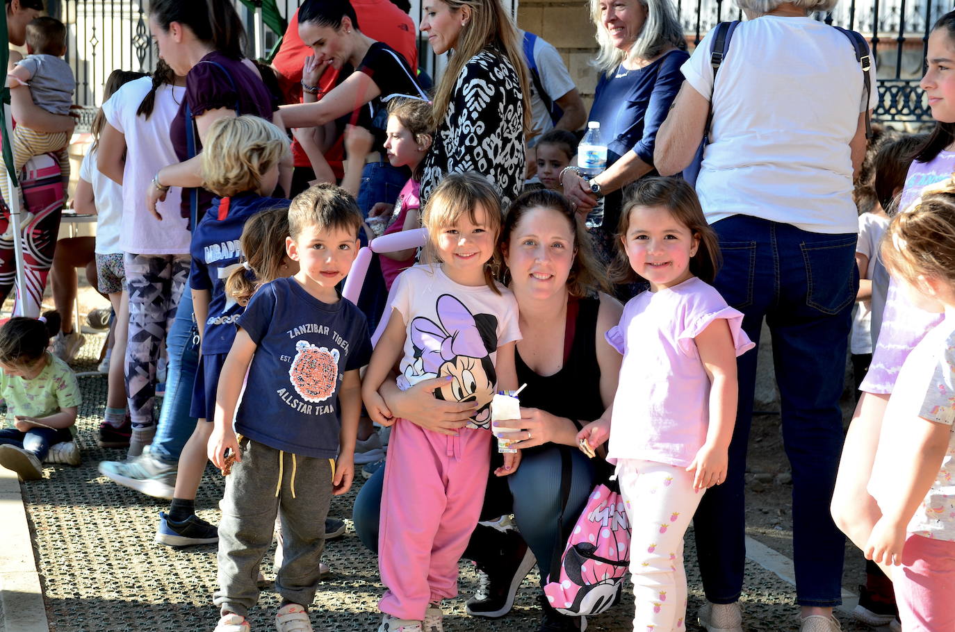 'Roar el güevo': tarde multitudinaria en Huétor Vega