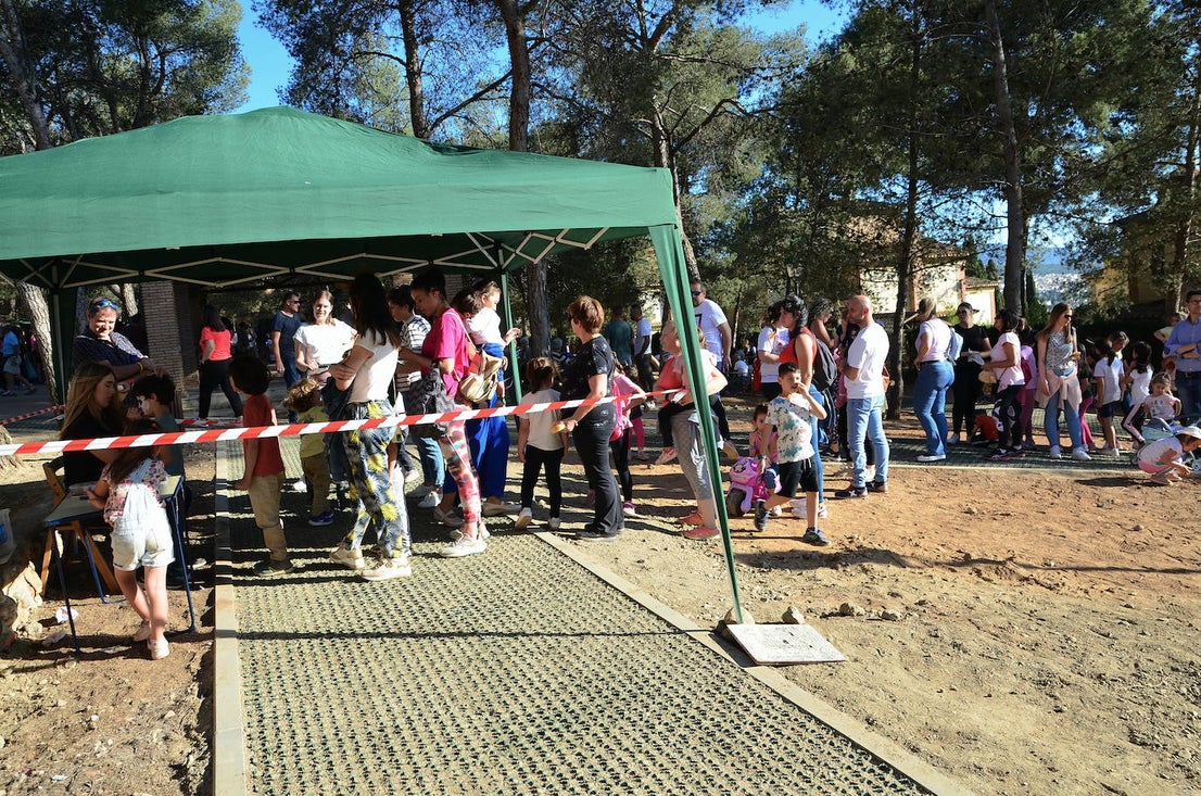 'Roar el güevo': tarde multitudinaria en Huétor Vega