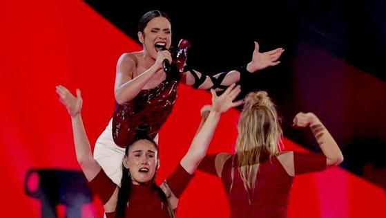 Huétor Vega retransmite el festival de Eurovisión