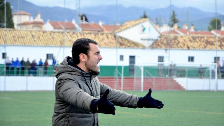 'Rizos' deja ser entrenador del CD Huétor Vega