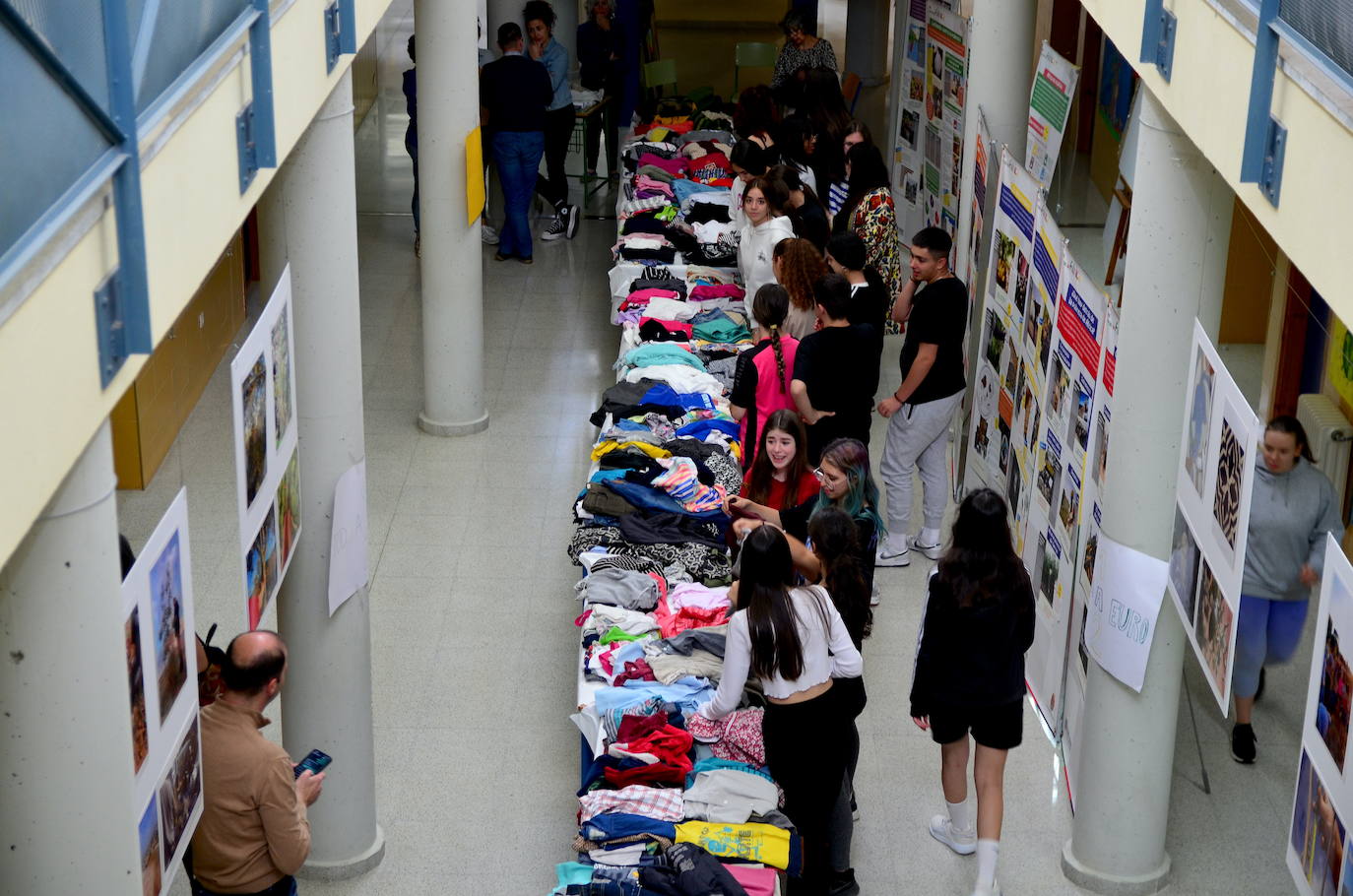 El mercadillo comprometido del IES Los Neveros de Huétor Vega