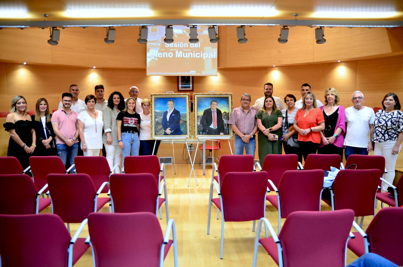 Los retratos de Mariano Molina y Plácido Hurtado se unen a la galería de alcaldes de Huétor Vega