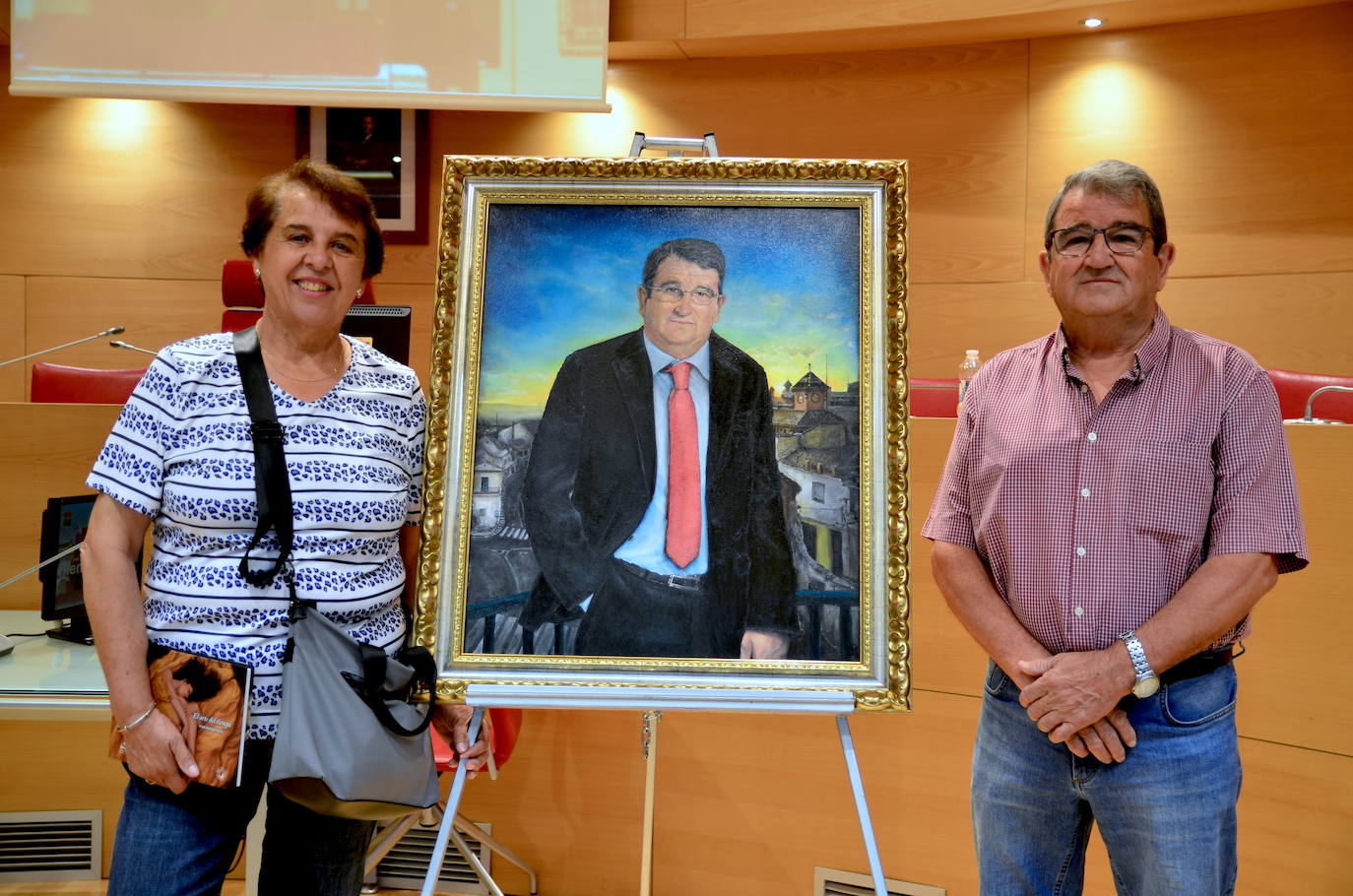 Los retratos de Mariano Molina y Plácido Hurtado se unen a la galería de alcaldes de Huétor Vega
