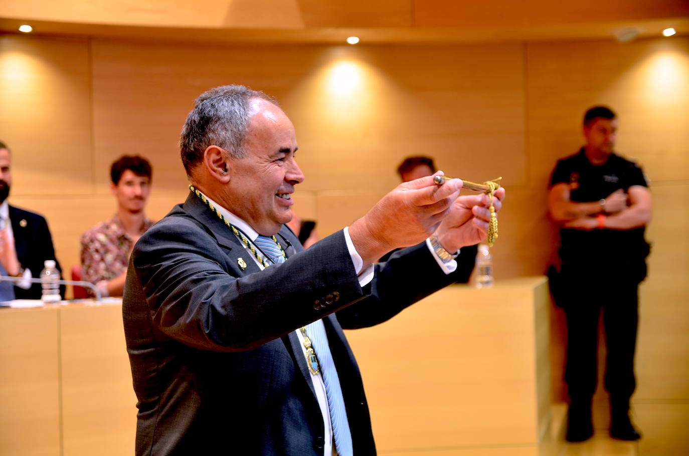 El pleno de investidura de Huétor Vega, desde dentro