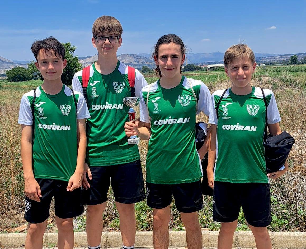Jugadores del Huétor Vega, en Vegas del Genil.