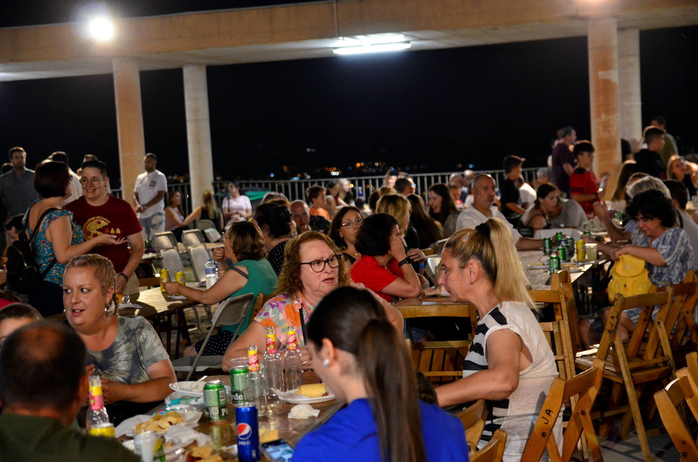 La Hoguera de San Juan eleva la felicidad en Huétor Vega