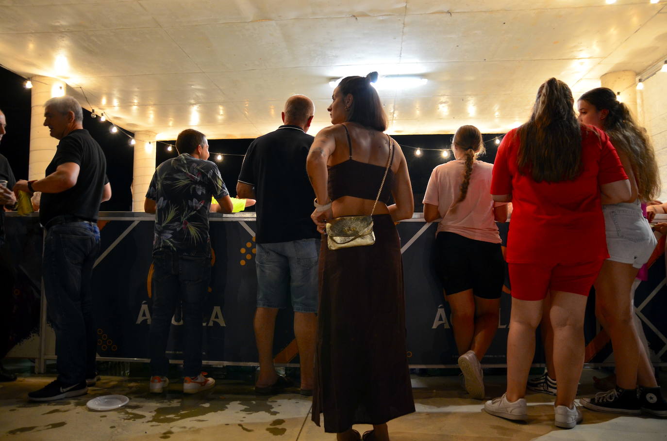 La Hoguera de San Juan eleva la felicidad en Huétor Vega