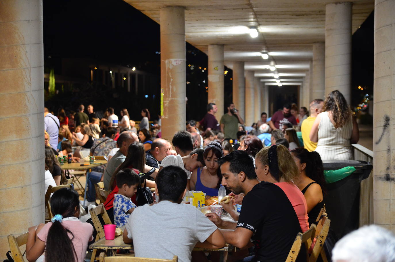 La Hoguera de San Juan eleva la felicidad en Huétor Vega