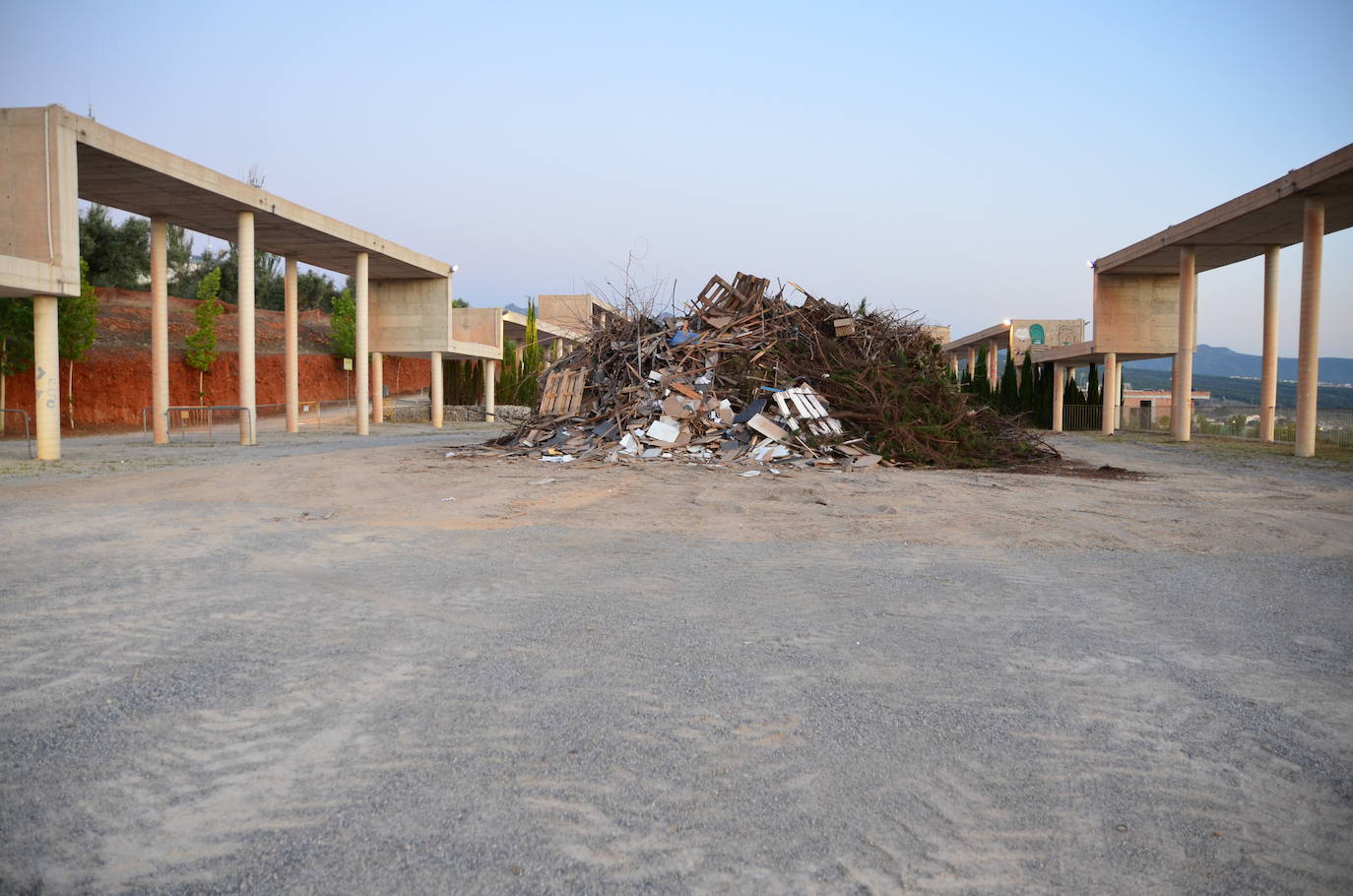 La Hoguera de San Juan eleva la felicidad en Huétor Vega
