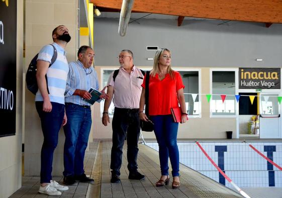 El equipo de gobierno, en el interior de las instalaciones.