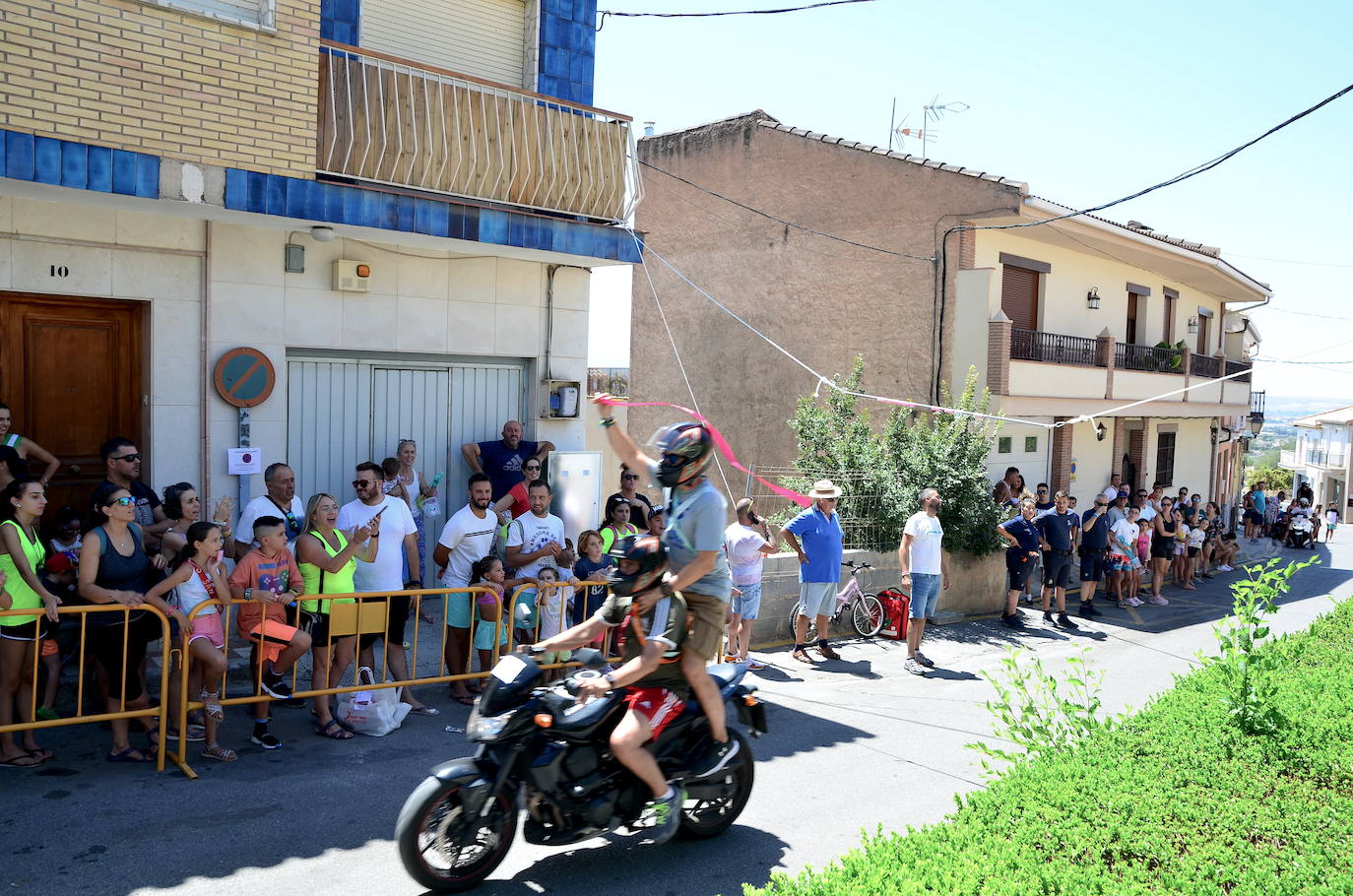 San Roque humedece el barrio de Caicena de Huétor Vega