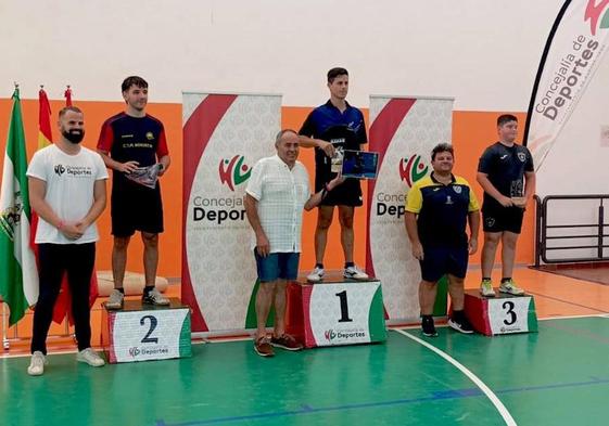Podio del abierto absoluto del Torneo San Roque de Huétor Vega.