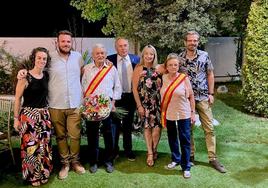 Miembros del equipo de gobierno, con el rey y la reina de los mayores.