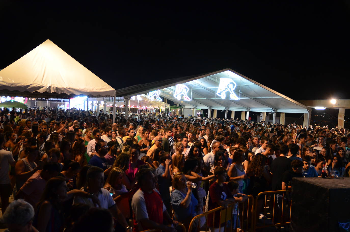 Gran ambiente en el Ferial de Huétor Vega