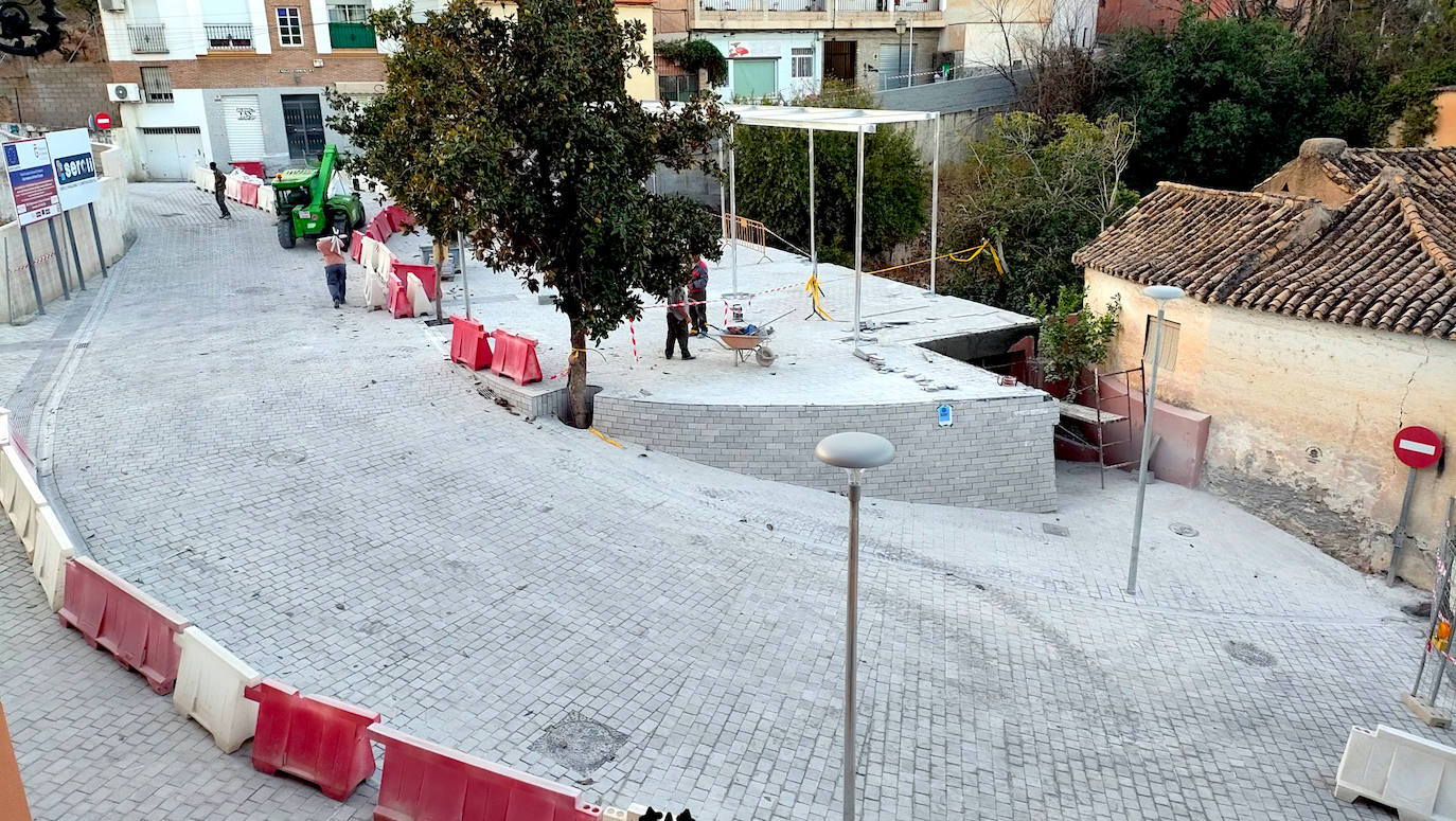 Reapertura parcial del tráfico por la Plaza del Mentidero de Huétor Vega
