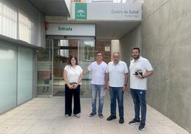 Reunión del alcalde y el concejal de Salud con representantes del centro médico.
