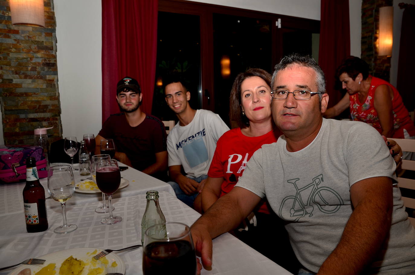 La cena con baile flamenco de San Miguel en Huétor Vega