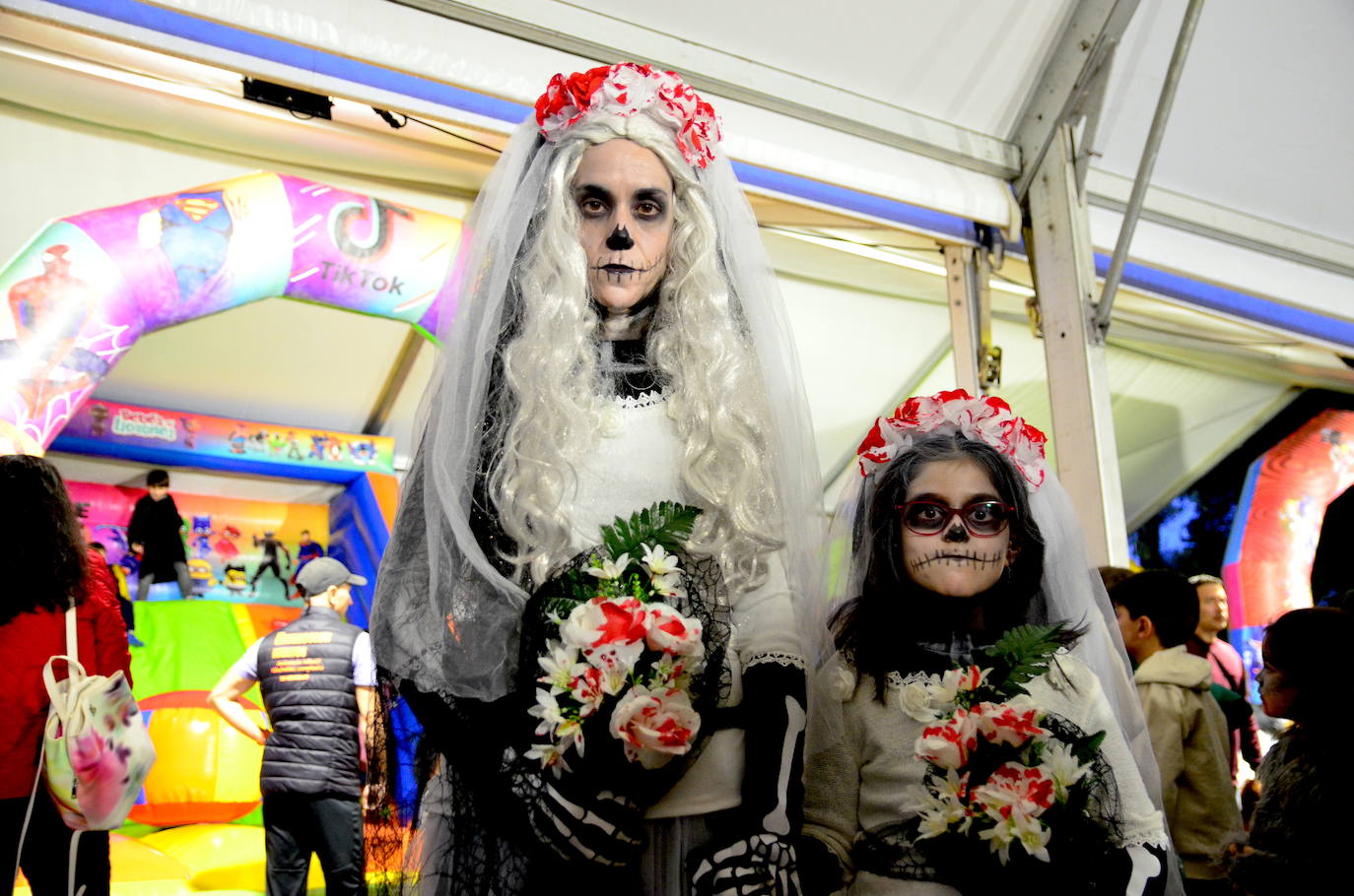 La gente de Huétor Vega se transforma en Halloween