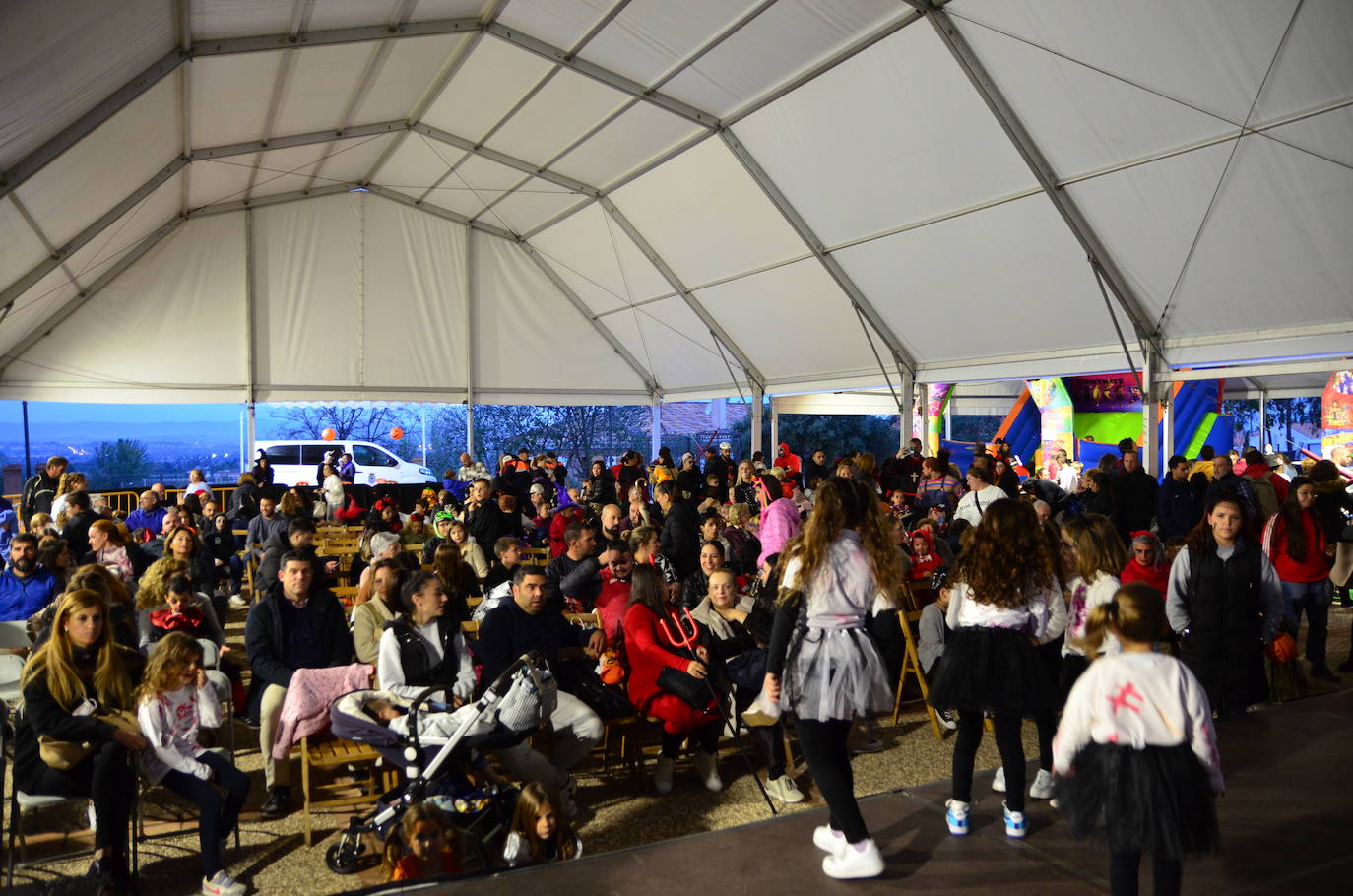 La gente de Huétor Vega se transforma en Halloween