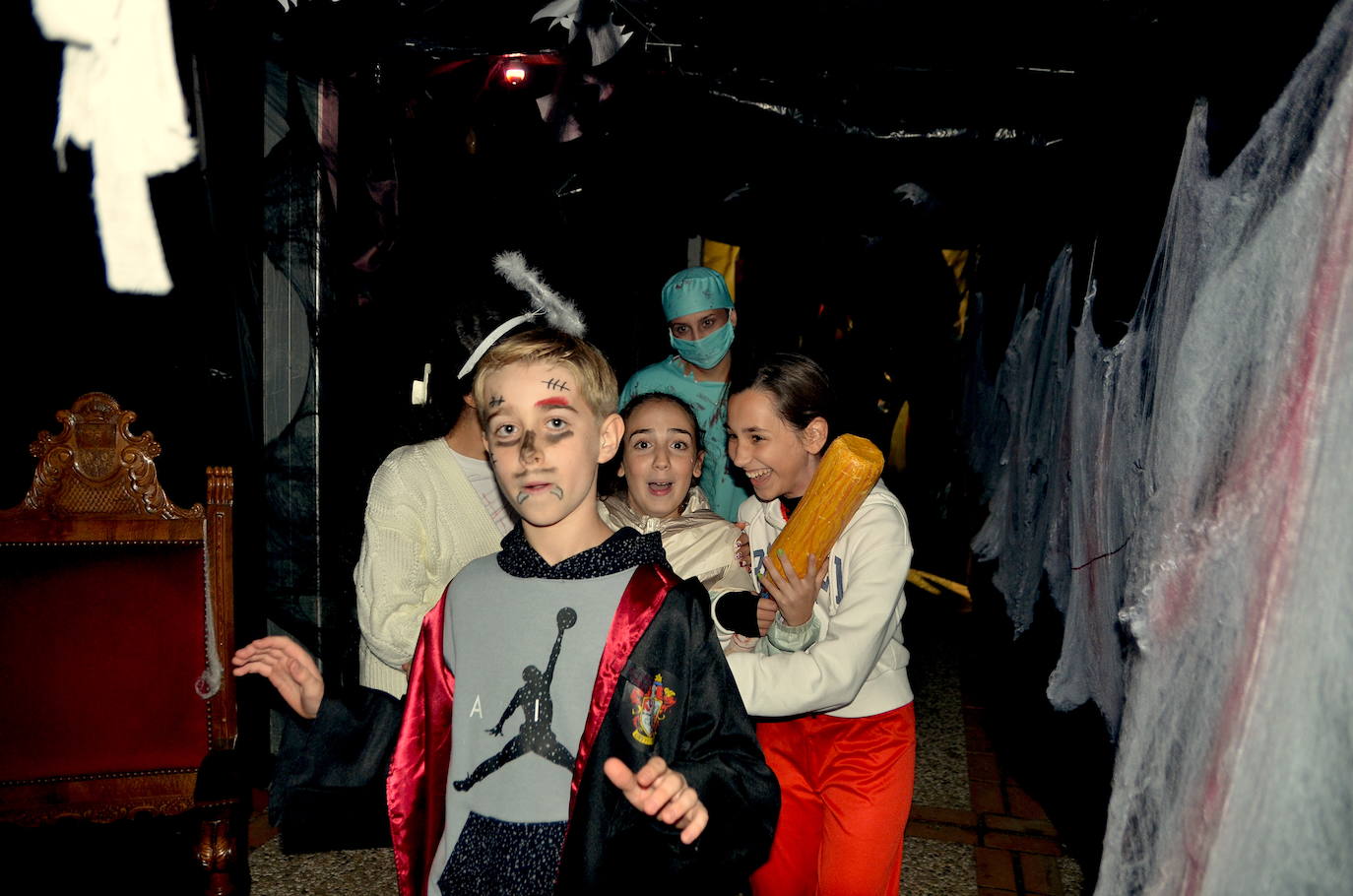 La gente de Huétor Vega se transforma en Halloween