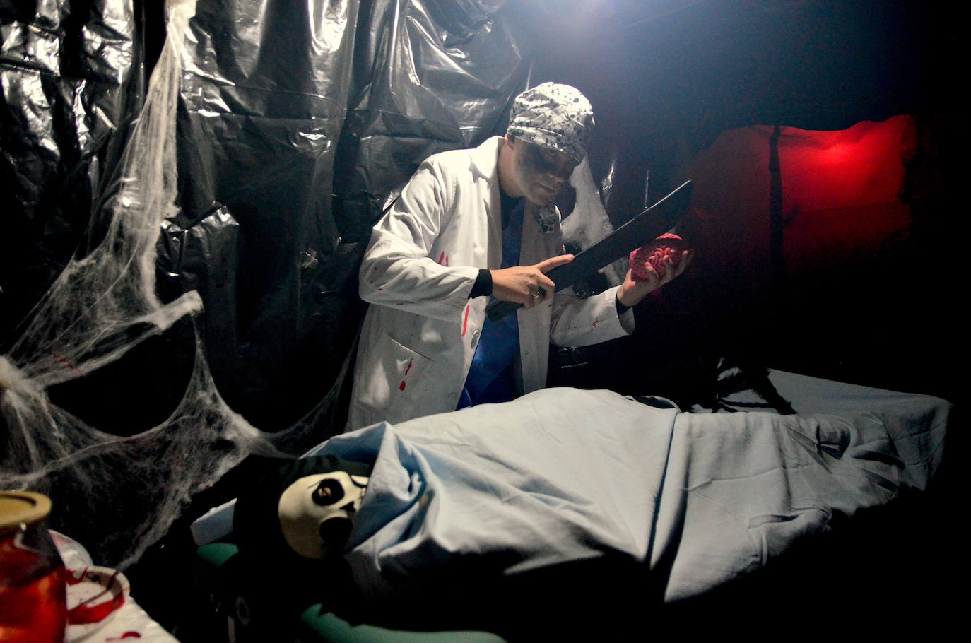 La gente de Huétor Vega se transforma en Halloween