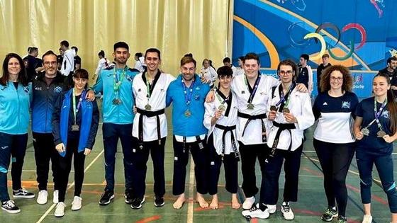La escuela de Rubén Hita arrasa en el Campeonato de Andalucía de 'poomsae'