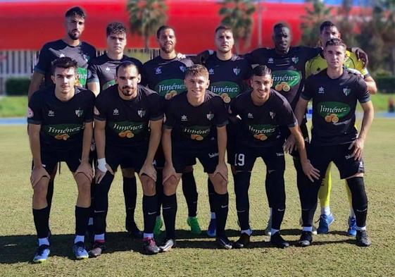 Once inicial del CD Huétor Vega para enfrentarse como visitante al Almería B hoy.