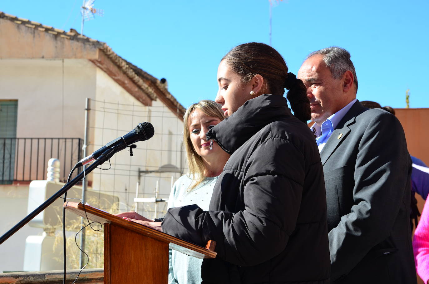 La juventud toma la voz en Huétor Vega por el 25N