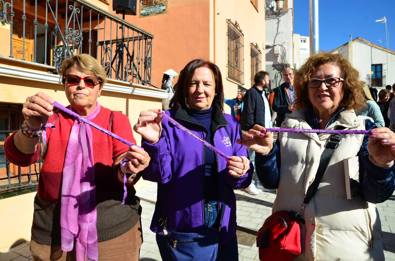 La juventud toma la voz en Huétor Vega por el 25N