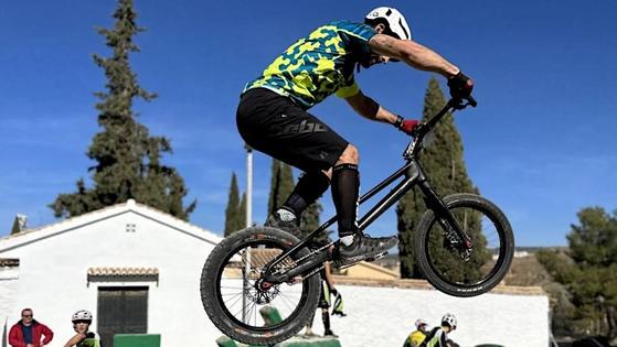 Raúl Reyes y Pablo Ruiz cumplen las expectativas en el Campeonato de Andalucía en Huétor Vega