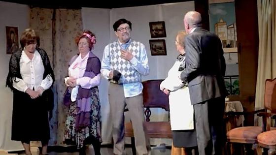 '¡Que viene mi marido!': teatro solidario en Huétor Vega