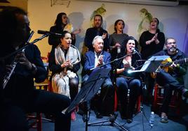 Curro Andrés y sus colaboradores, en La Parra Flamenca en la Navidad de 2017.